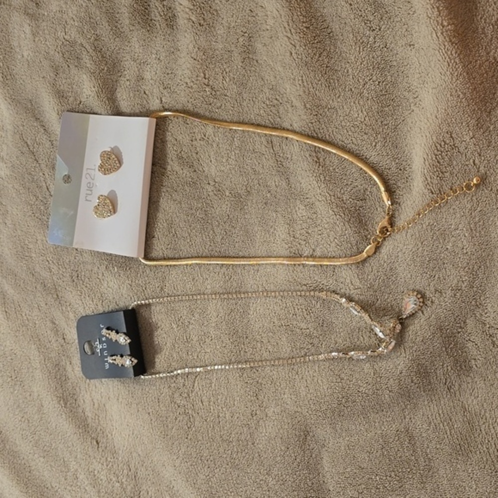 JEWELRY LOT | Two Necklaces‎ with earrings​